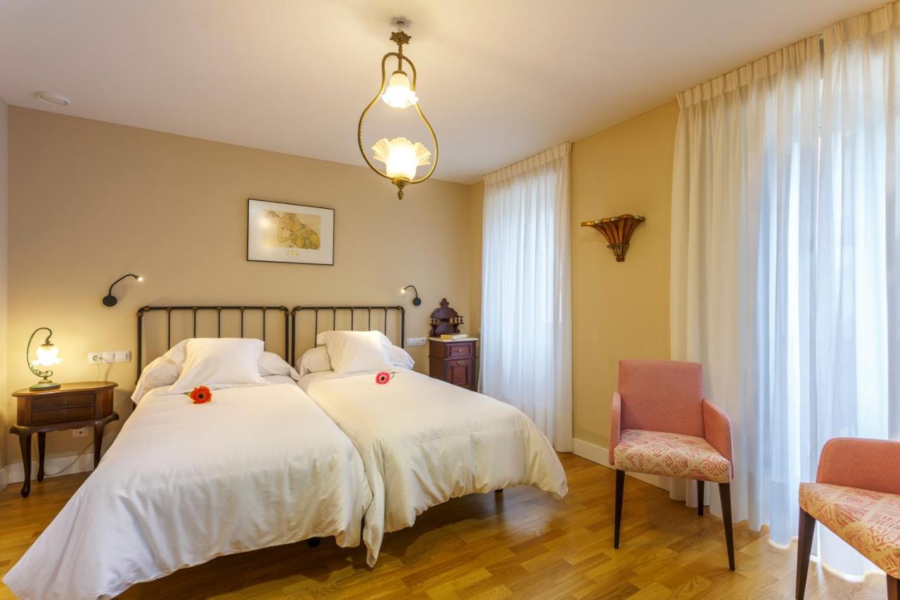 Hotel Casa Da Galbana Friol Eksteriør billede